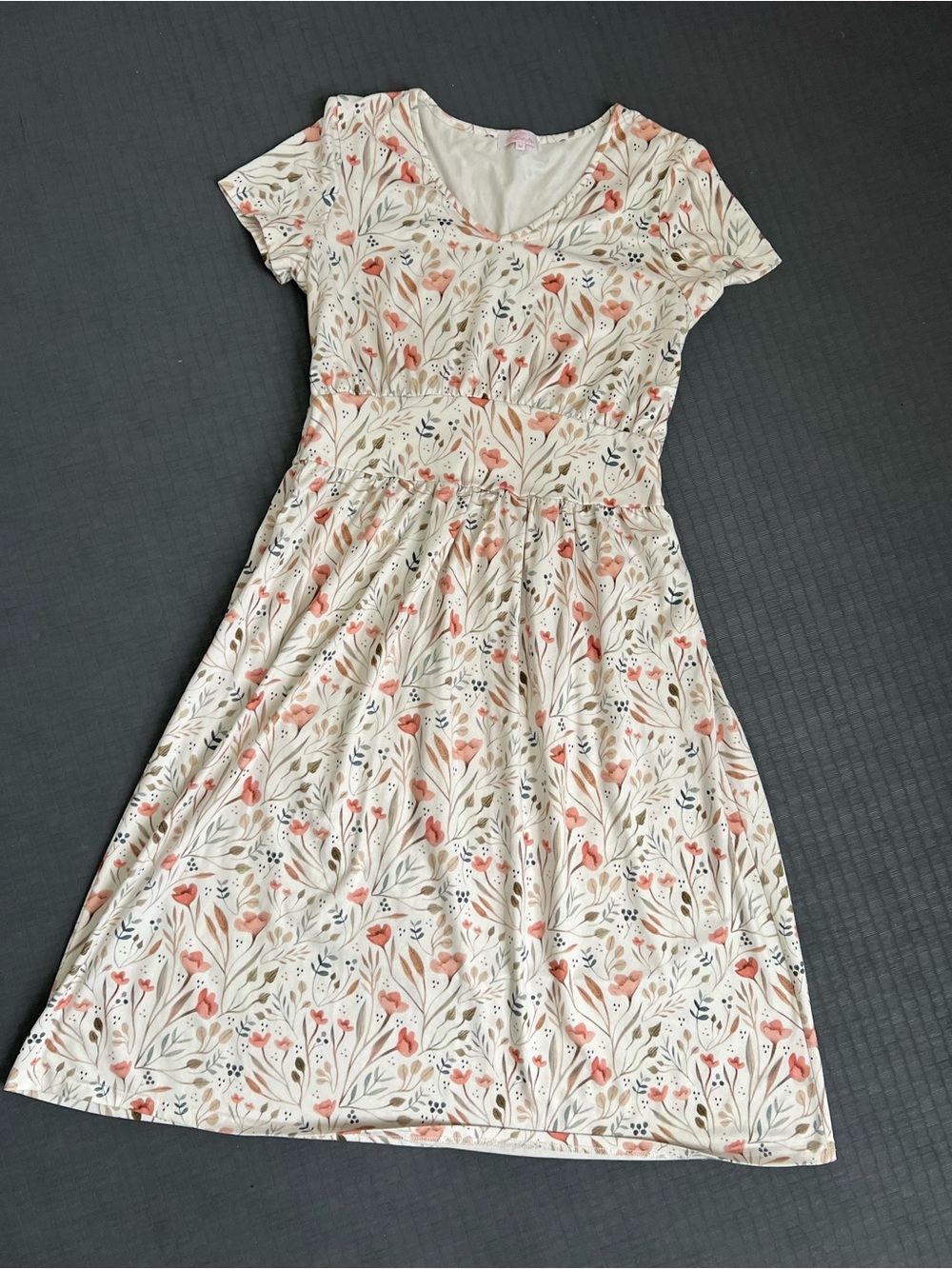 Nursing Friendly-The Adeline-Ivory Floral(hidden zippers for nursing) - Picture 2 of 7